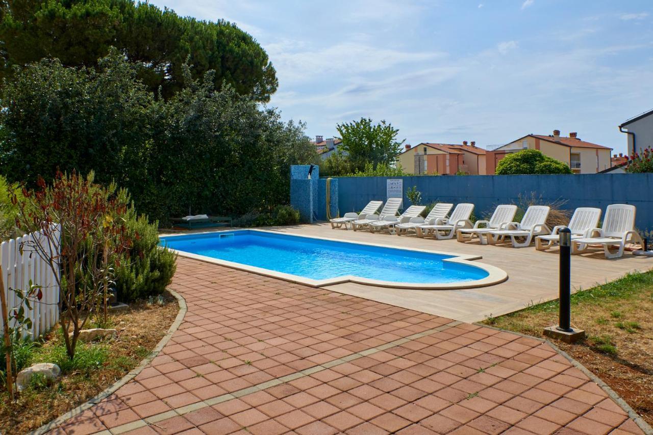 Cittanova Boutique Apartment Con Piscina Novigrad Istria エクステリア 写真